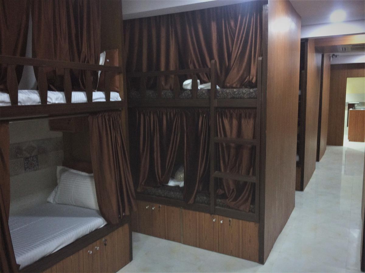 Zara Dormitory Mumbai Exterior photo